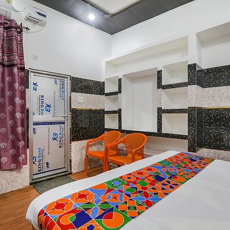Fabexpress Milan Palace Ayodhya Esterno foto