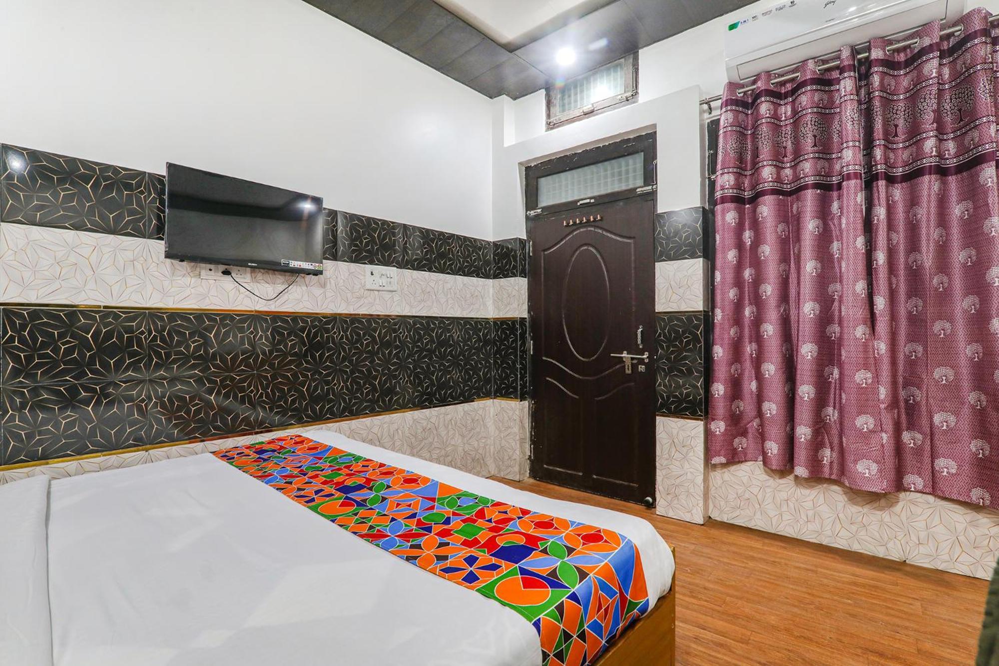 Fabexpress Milan Palace Ayodhya Esterno foto