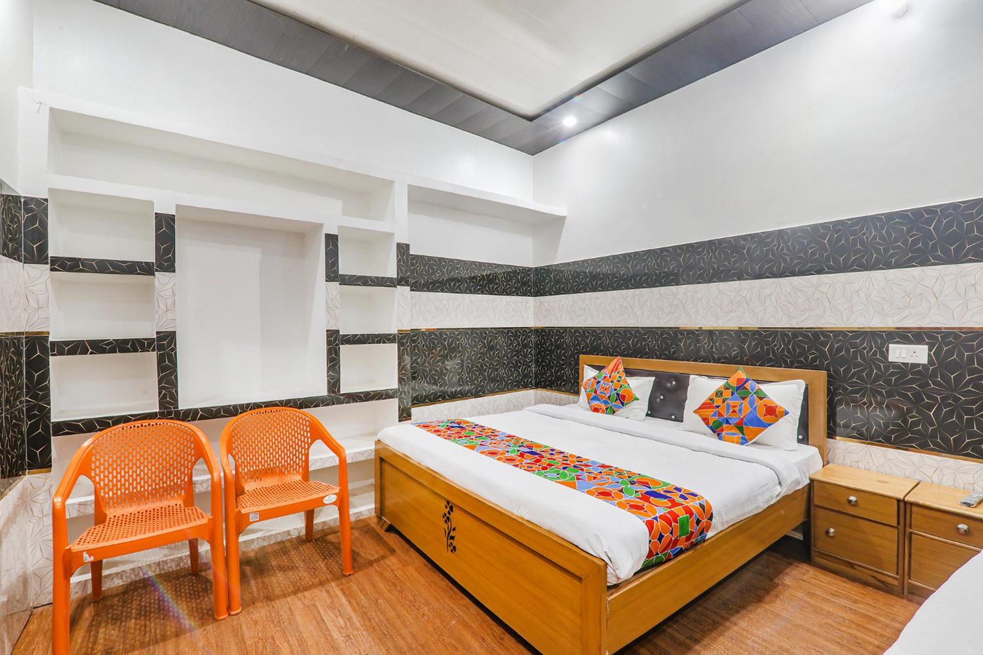 Fabexpress Milan Palace Ayodhya Esterno foto