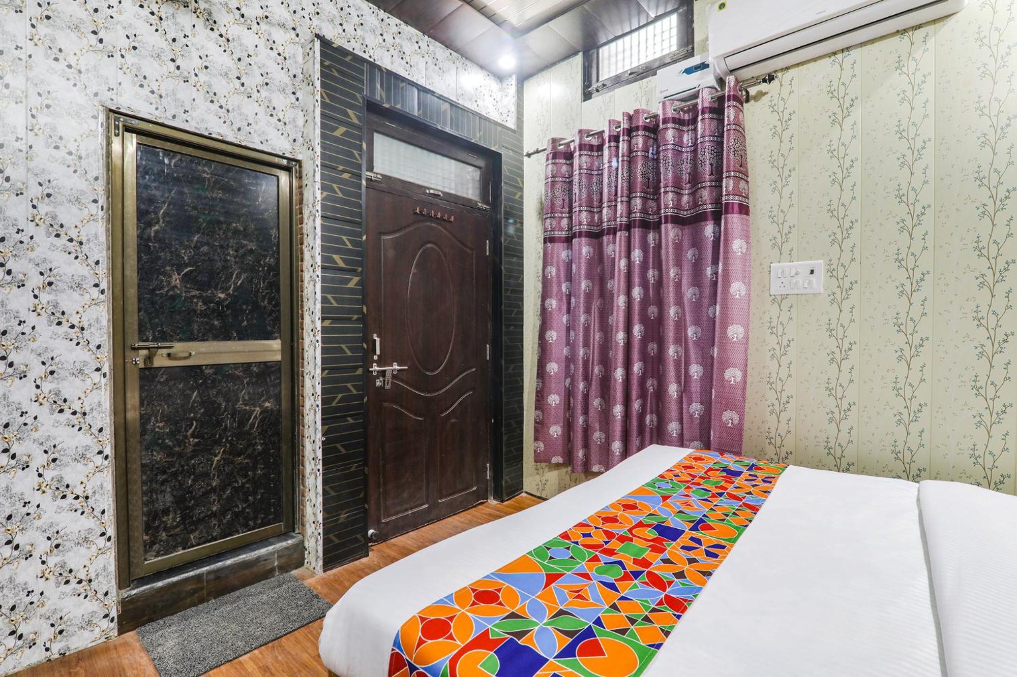 Fabexpress Milan Palace Ayodhya Esterno foto