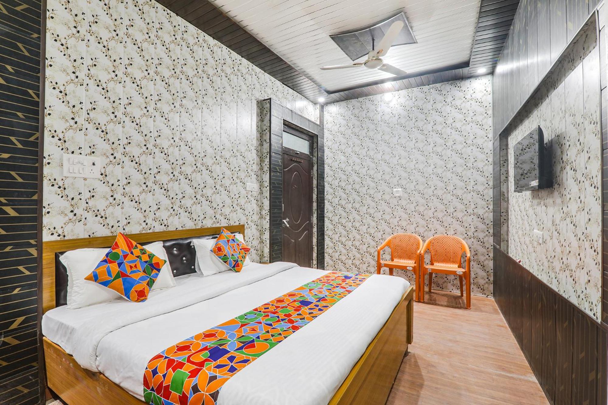 Fabexpress Milan Palace Ayodhya Esterno foto